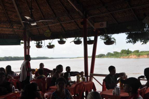 Almoço no Restaurante Flutuante, em Teresina - PI